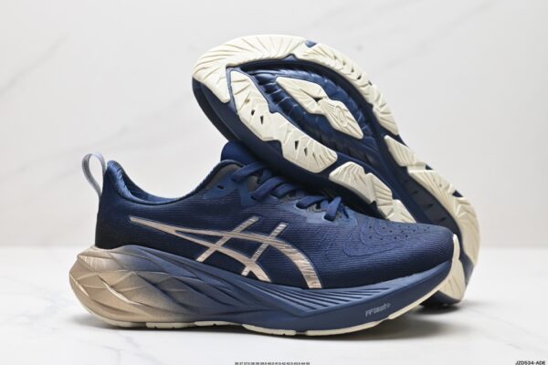 ASICS Novablast 4