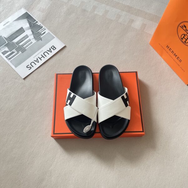 Hermès Chypre sandals