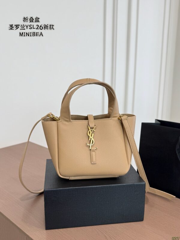 Saint Laurent (YSL) Le 5 à 7 Baby Bea