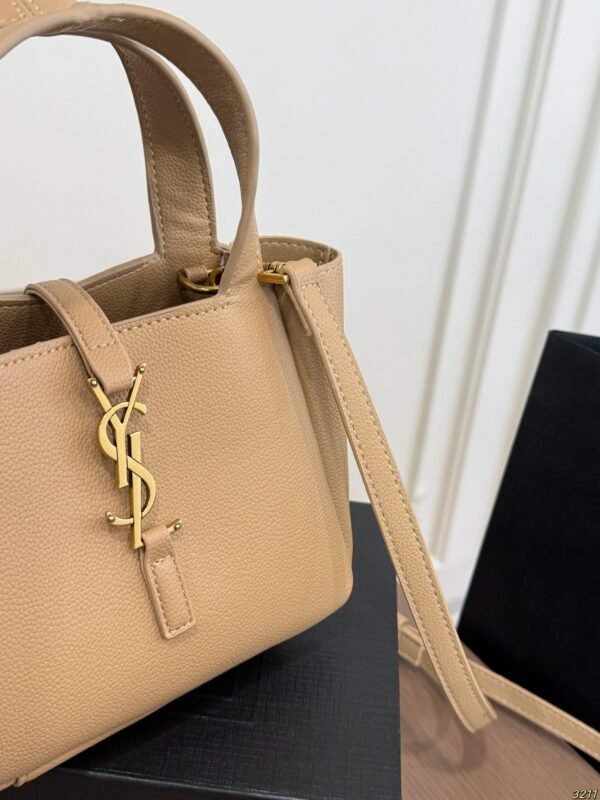 Saint Laurent (YSL) Le 5 à 7 Baby Bea