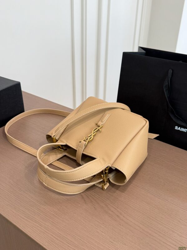 Saint Laurent (YSL) Le 5 à 7 Baby Bea