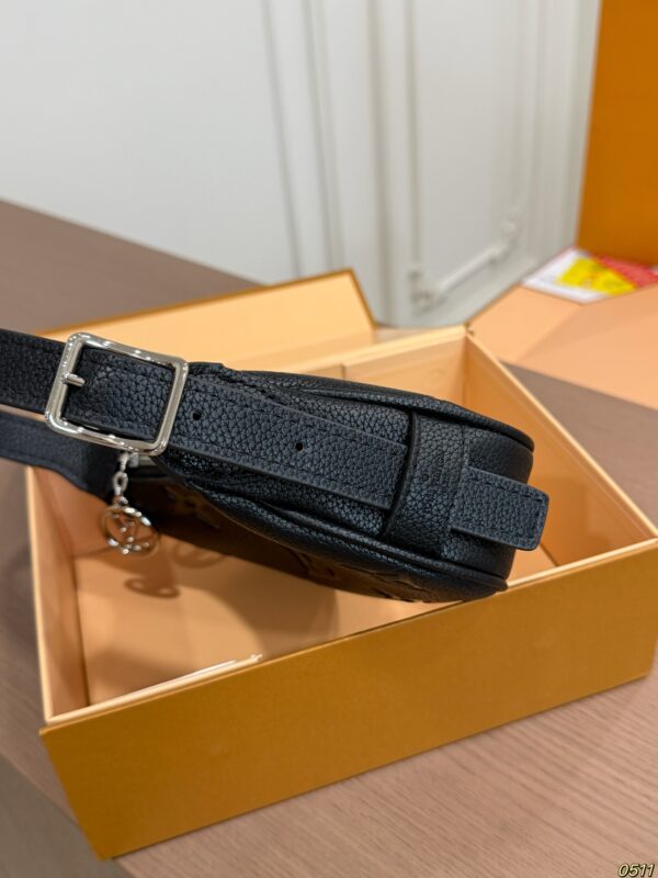 LV Mini Moon