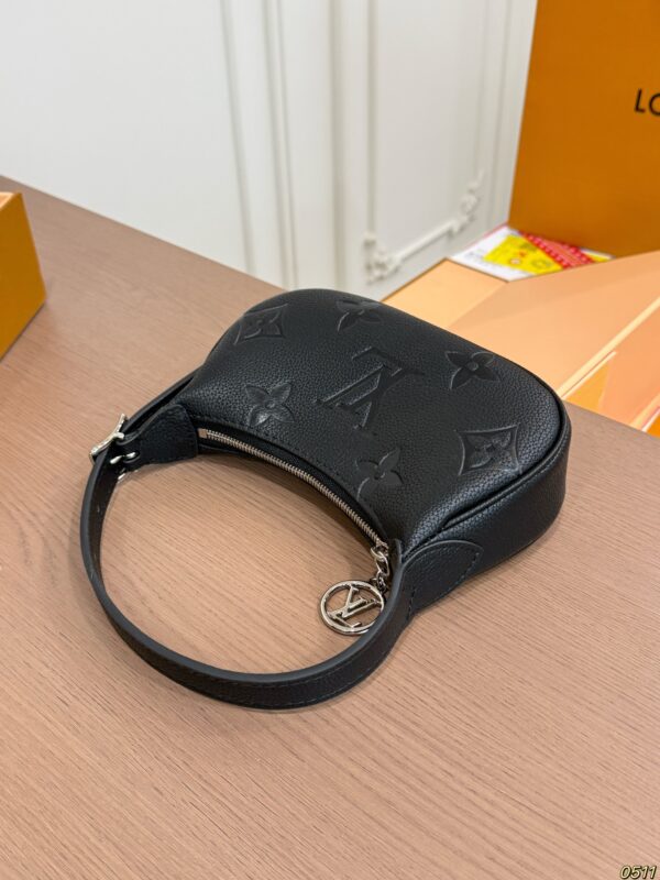 LV Mini Moon