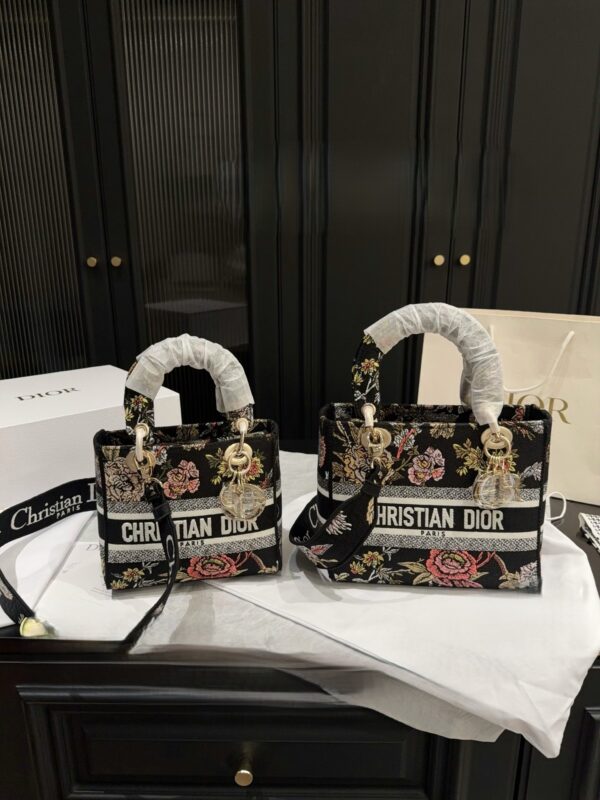 Dior D-Lite